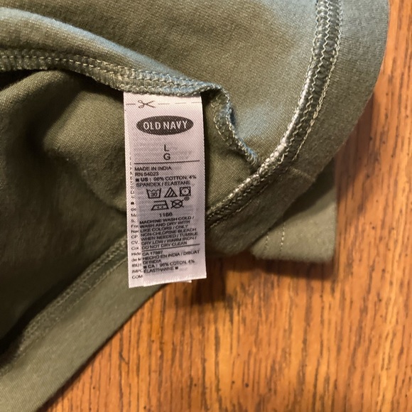 Old Navy Women’s Leggings - Picture 2 of 4